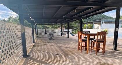 Room-charming Jayuya Room With City, Gar