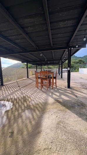 Outdoor dining - Room-charming Jayuya Room With City, Gar (Jayuya)