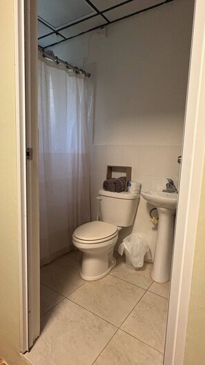 House, 6 Bedrooms, Accessible, Patio | Bathroom