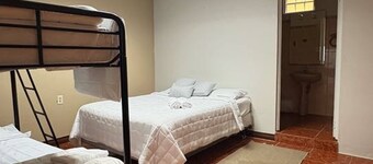 Entire 6 Bedroom Retreat With Pool - 16 Guests