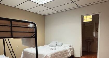 Entire 6 Bedroom Retreat With Pool - 16 Guests