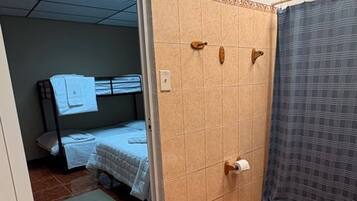 Casa, 6 habitaciones, accesible para personas con discapacidad, patio | Baño