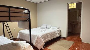 Room, 3 Bedrooms, Patio, City View | 3 bedrooms