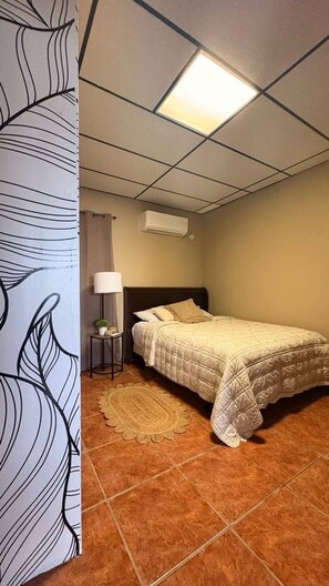 Room, 3 Bedrooms, Patio, City View