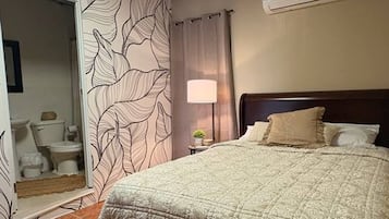 Room, 3 Bedrooms, Patio, City View | 3 bedrooms