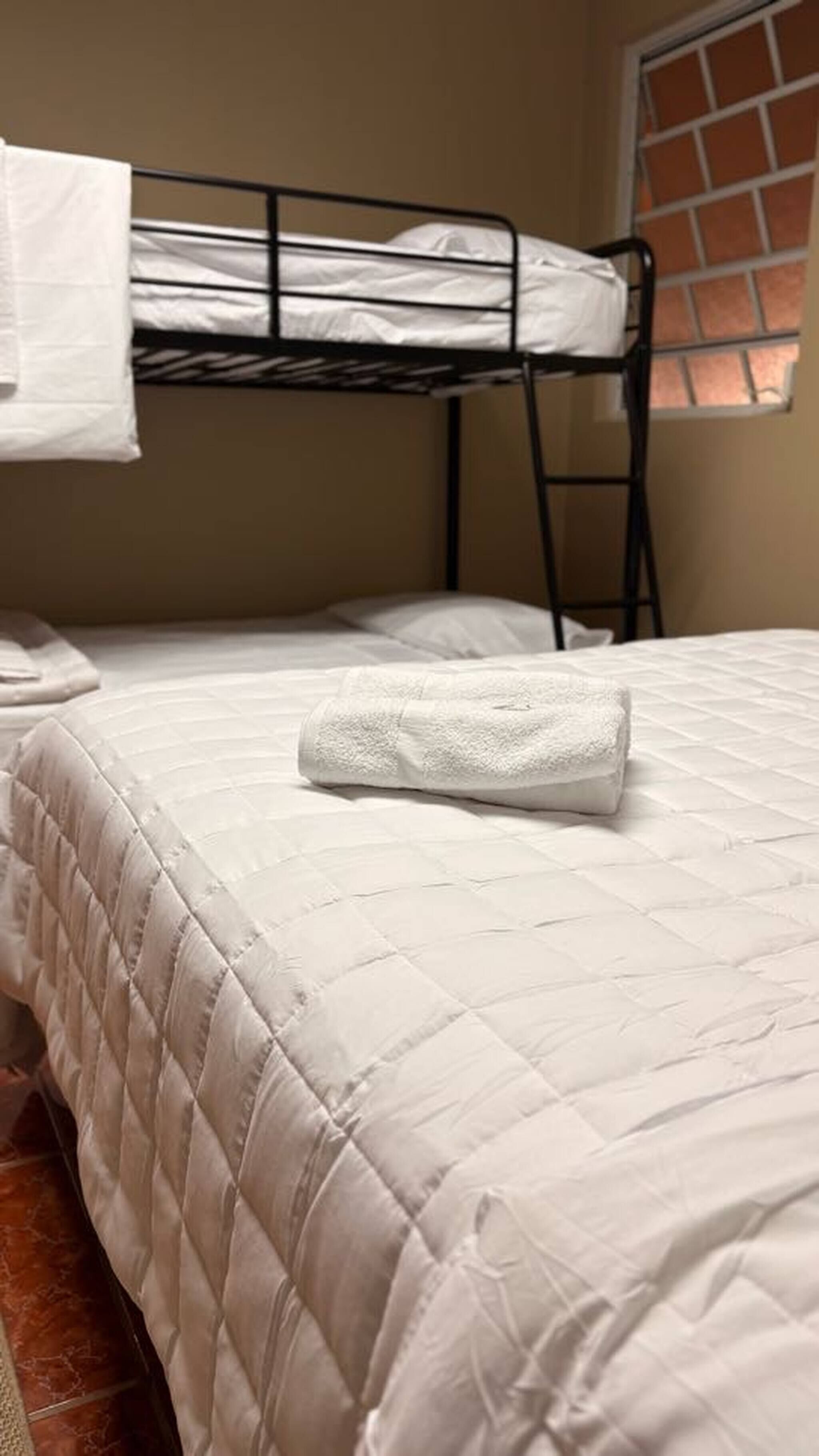 Room, 3 Bedrooms, Patio, City View | 3 bedrooms