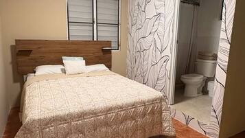 Room, 1 Bedroom, Balcony, Garden View | Bathroom