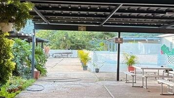 Phòng, 2 phòng ngủ, sân hiên, quang cảnh vườn | Khu ẩm thực ngoài trời