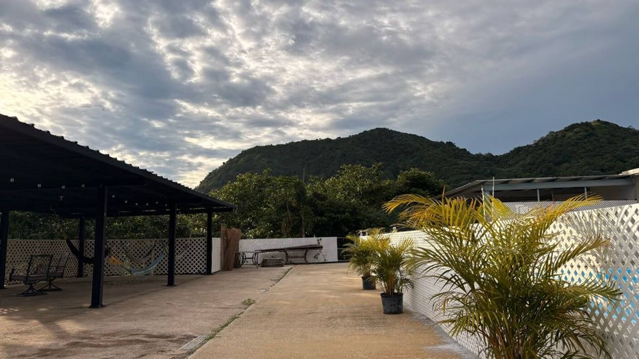 Phòng, 2 phòng ngủ, sân hiên, quang cảnh vườn | Hiên