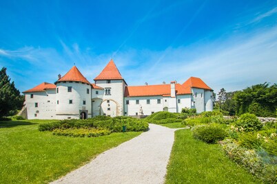 Nature Lodge With Sauna and Hot Tub