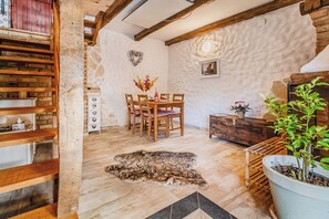 Dining - Nature Lodge With Sauna and Hot Tub (Vidovec)