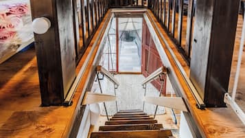 Familiehus, flere soverom, ved fjell (Nature Lodge With Sauna and Hot Tub) | Innvendig