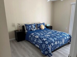 3 makuuhuonetta, silitysrauta/-lauta, Wi-Fi, vuodevaatteet
