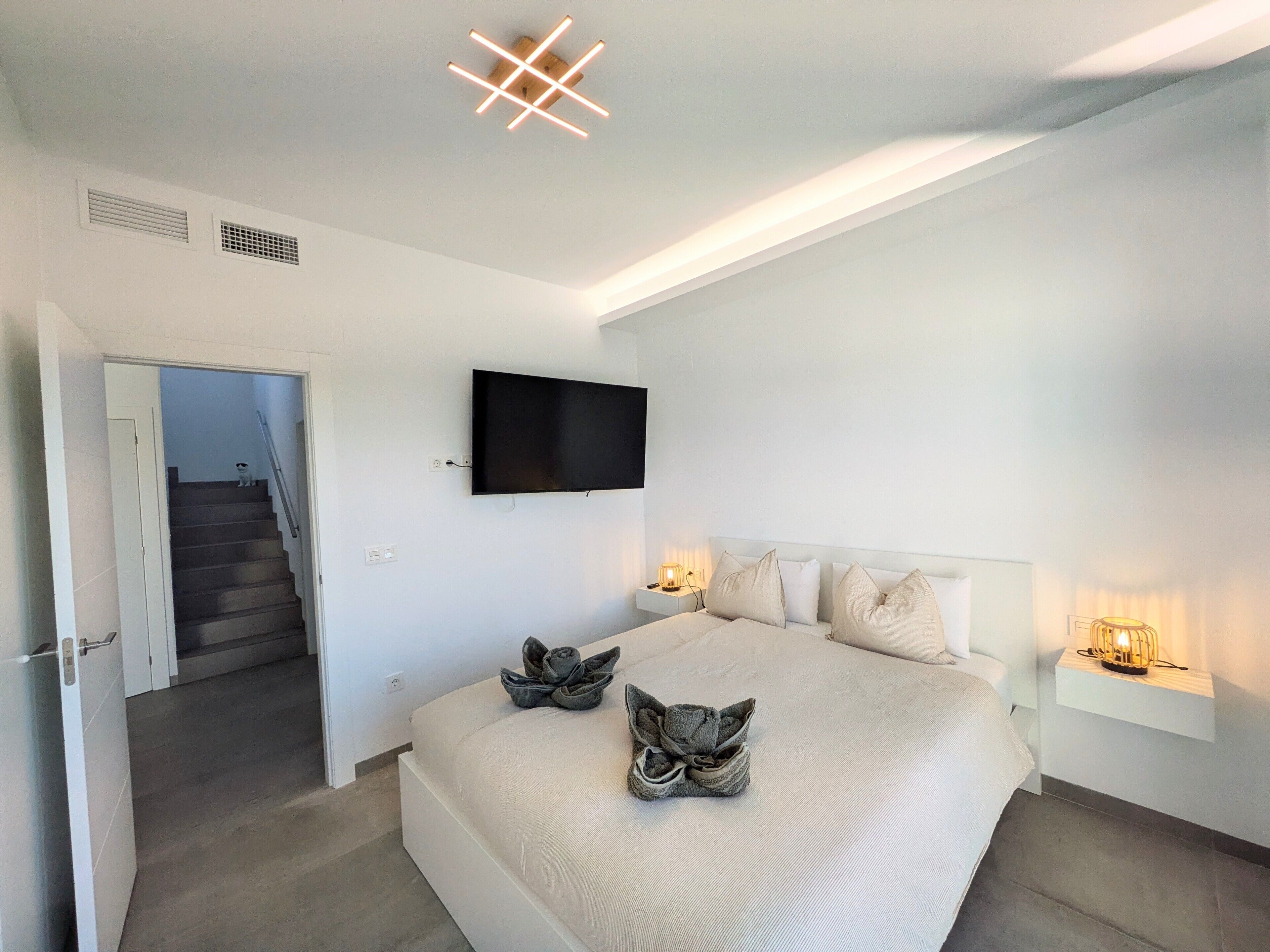 3 bedrooms, iron/ironing board, WiFi, bed sheets