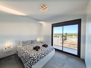 3 makuuhuonetta, silitysrauta/-lauta, Wi-Fi, vuodevaatteet