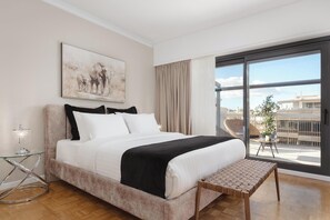 4 bedrooms, iron/ironing board, travel cot, free WiFi - Athens Golden Light Premium Residence, Bill & John Apartments & Villas (Athens)