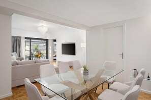 Dining - Athens Golden Light Premium Residence, Bill & John Apartments & Villas (Athens)
