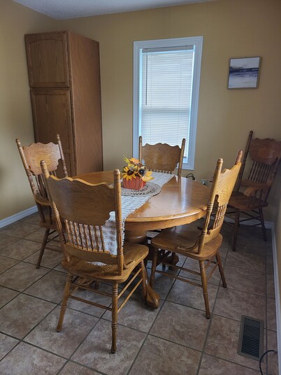 Tranquil bungalow close to Stockton Lake