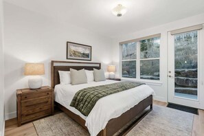 3 bedrooms, internet, bed sheets