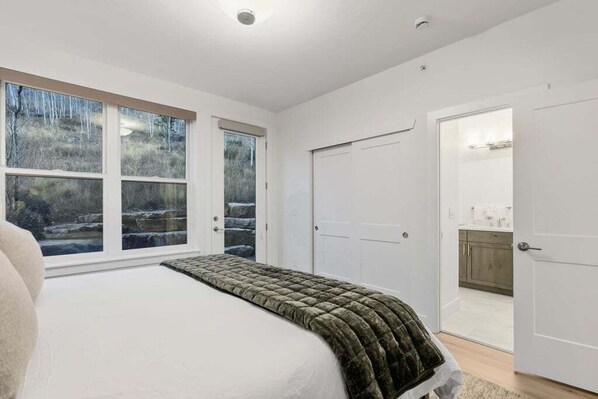 Internet, bed sheets