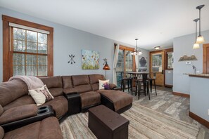 TV, fireplace, foosball, table tennis - Well decorated, family friendly 2-bedroom condo, private deck and mountain views (Granby)