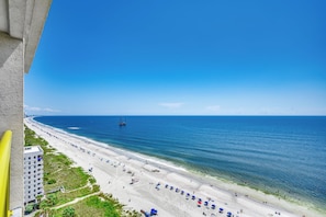 On the beach - Baywatch Resort l 3BR l Top Floor l Resort Pools (North Myrtle Beach)