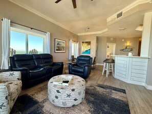 TV, DVD player - Calypso Penthouse, Perfect for Gulf & Firework Viewing, Free Daily Activities (Panama City Beach)