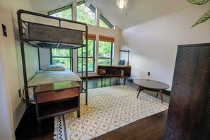 4 bedrooms, bed sheets