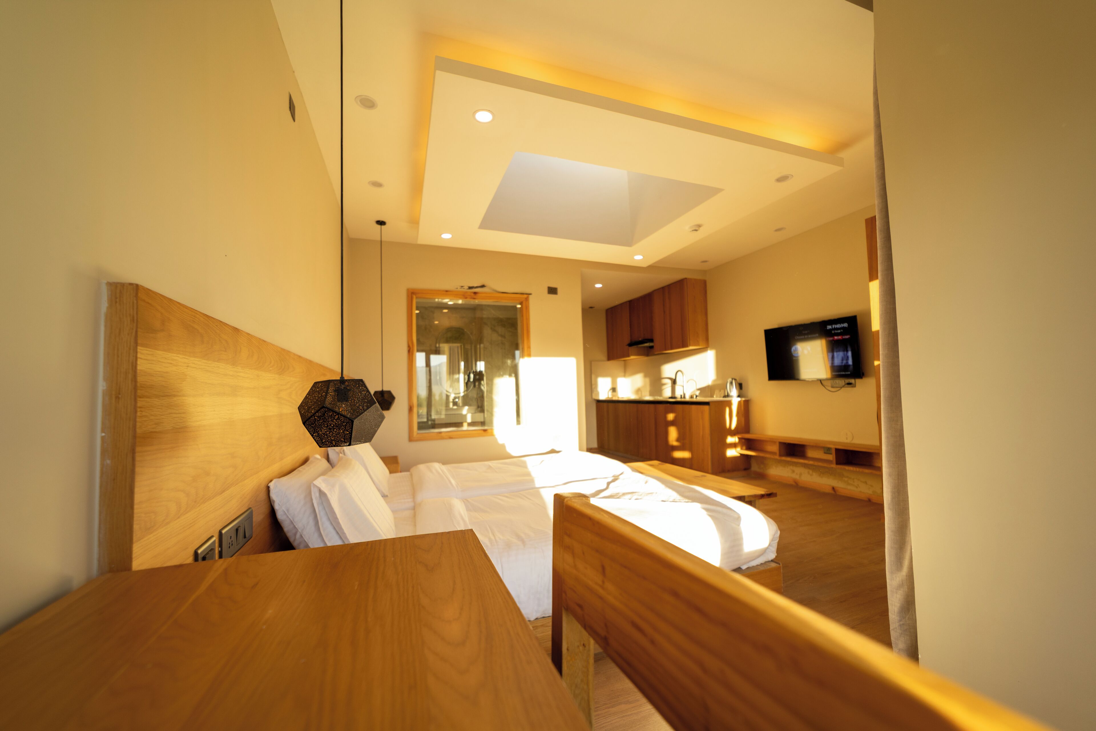 Studio, parveke, vuoristonäköala | Työpöytä, kannettavalle tietokoneelle sopiva työtila, ilmainen Wi-Fi