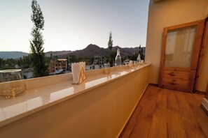 Restaurant - Empire Apartments (Leh)