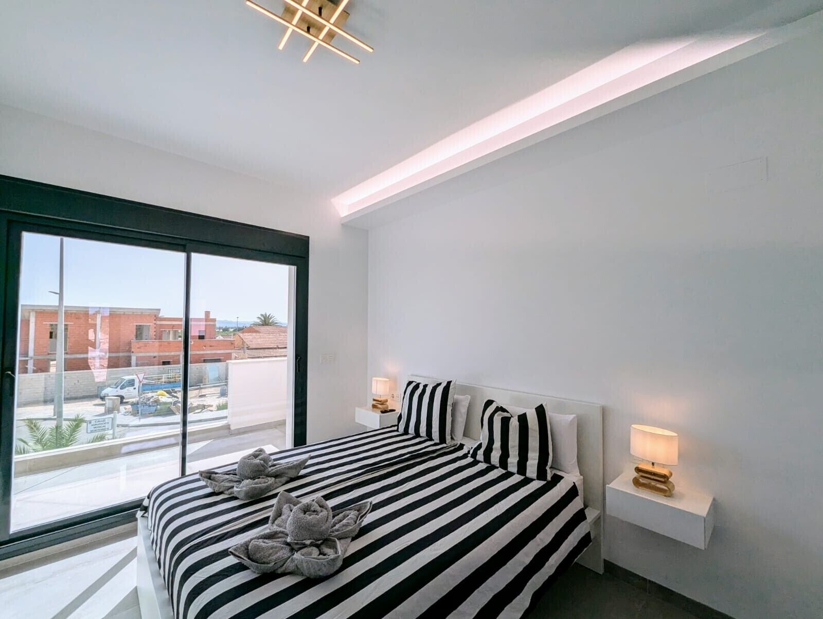 3 bedrooms, iron/ironing board, WiFi, bed sheets