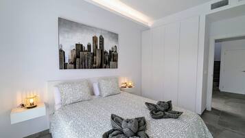 3 makuuhuonetta, silitysrauta/-lauta, Wi-Fi, vuodevaatteet