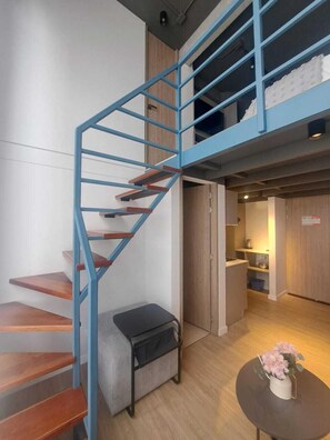 Coffres-forts dans les chambres, fer et planche à repasser