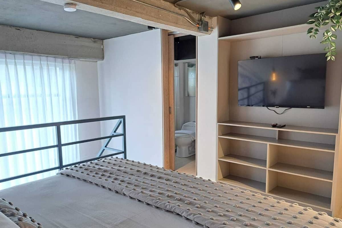 Duplex, 1 Queen Bed with Sofa bed | In-room safe, iron/ironing board, free WiFi