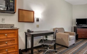 Interior - 2 Pet-Friendly Suites w/ Full Kitchen Near Baton Rouge Zoo & Shopping Spots (Denham Springs)