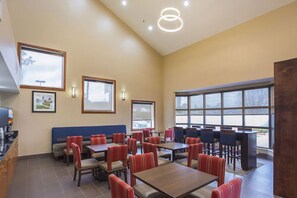 Dining - Convenient Stay Near LSU, Zoo & Downtown Baton Rouge with Free Breakfast (Baton Rouge)