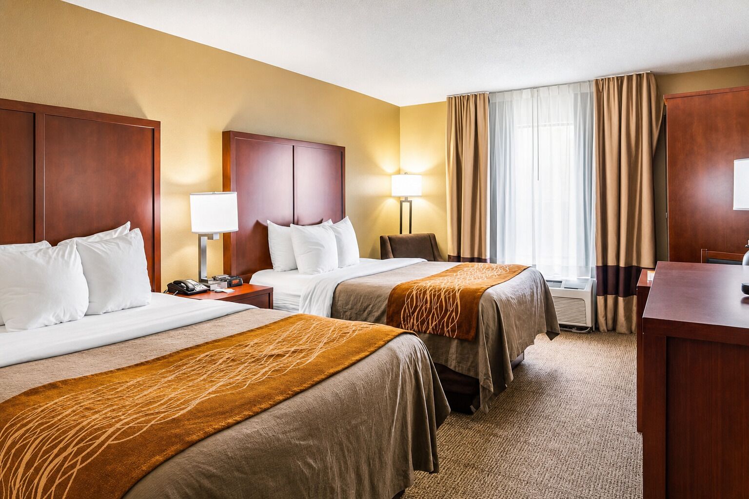 2 chambres, fer et planche à repasser, Wi-Fi gratuit, draps fournis
