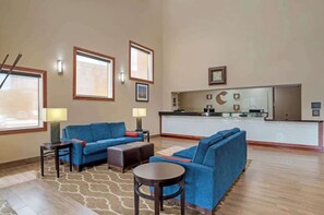 Lobby - 2 Convenient Units w/ Breafast | Near LSU, Zoo & Mall of Louisiana & I-10 Access (Baton Rouge)