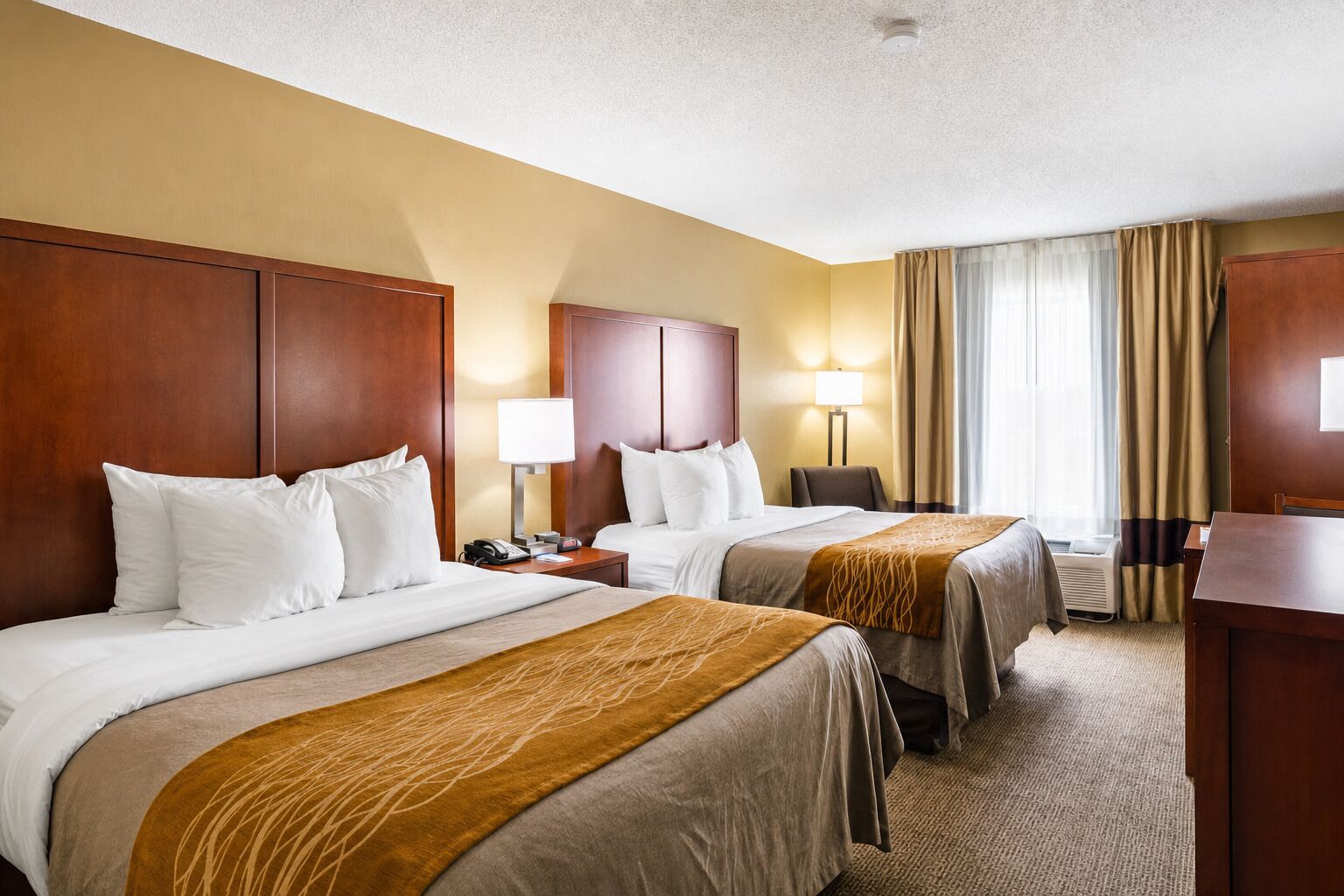 2 chambres, fer et planche à repasser, Wi-Fi gratuit, draps fournis