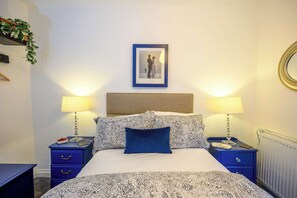 3 Schlafzimmer, Schreibtisch, Bügeleisen/Bügelbrett, WLAN