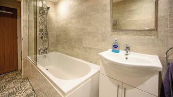 Shower, towels, shampoo