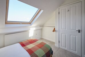 3 Schlafzimmer, Schreibtisch, Bügeleisen/Bügelbrett, WLAN