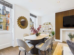 Dining - Elegant Marylebone Retreat (Greater London)