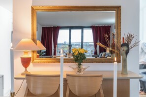 2 bedrooms - Duplex 2BR 2BA Flat Near Gloucester Rd Station (London)