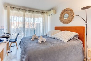 2 chambres, fer et planche à repasser, accès au Wi-Fi (inclus)