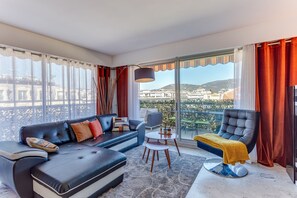 TV - FRANCIA AZUR AP4483 by RIVIERA HOLIDAY HOMES (Niza)