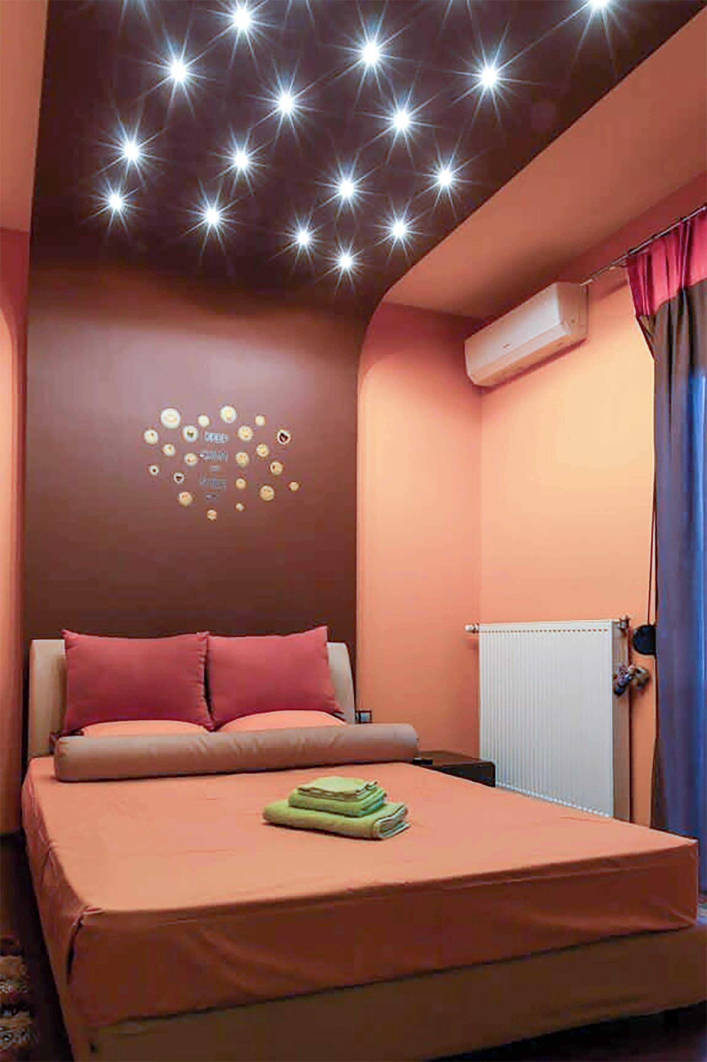 3 bedrooms, iron/ironing board, travel crib, WiFi