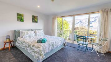 3 bedrooms, bed sheets