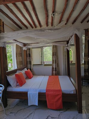 Family Room | Desk, laptop workspace, soundproofing, free WiFi - Manyatta Azure Boutique Hotel (Diani Beach)
