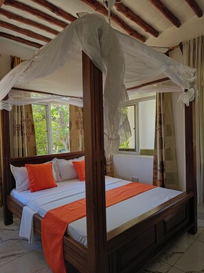 Family Room | Desk, laptop workspace, soundproofing, free WiFi - Manyatta Azure Boutique Hotel (Diani Beach)